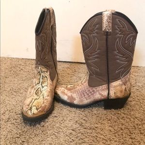 Girls size 1 cowboy boots